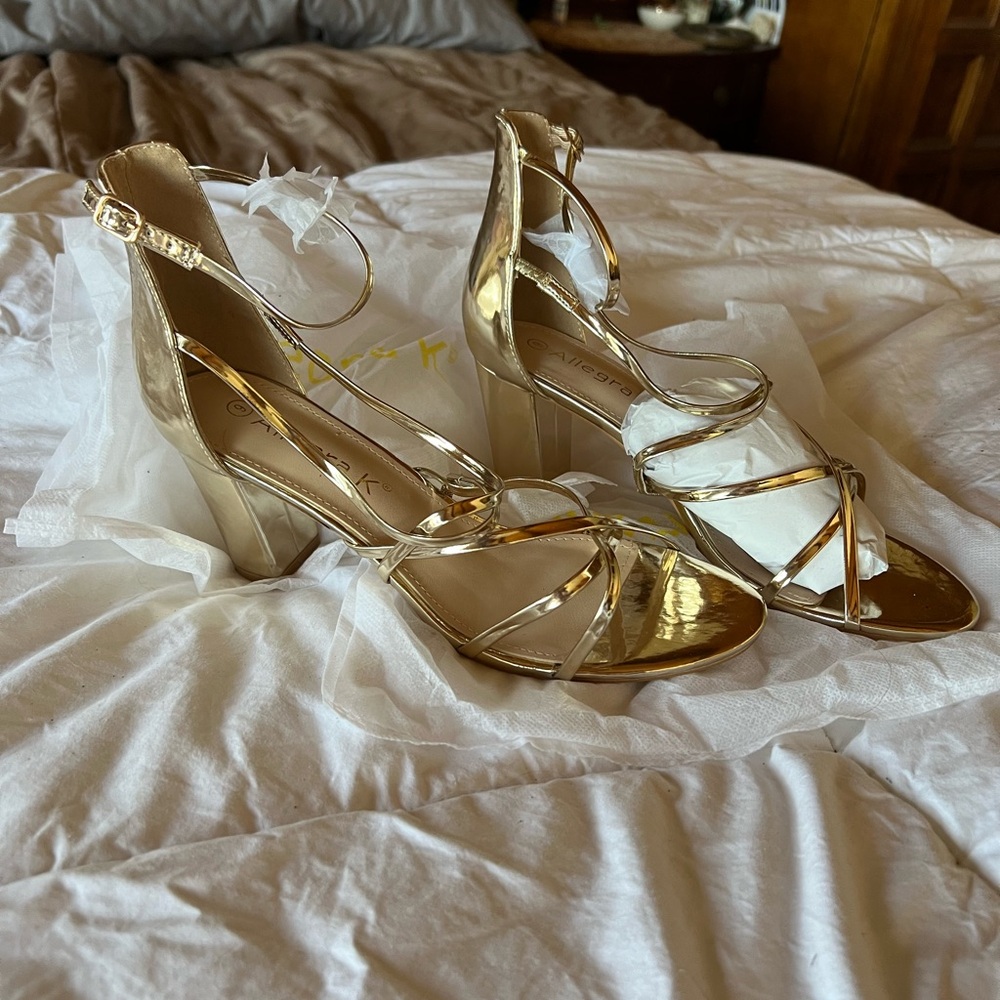 Allegra K Metallic Gold Strappy Block Heel Sandals